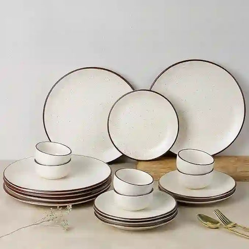 Creme Matte 18-Piece Ceramic Dinner Set For 6
