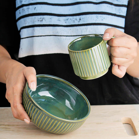 Glam Green Ceramic 2 Snack Bowl & 6 Tea Cup Combo
